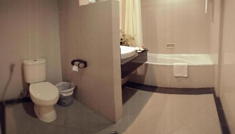 호텔 Tarakan Plaza