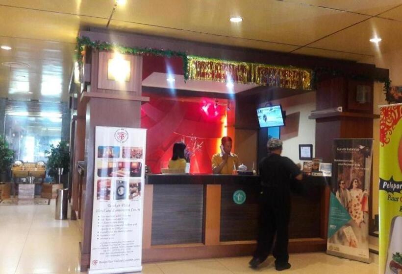 호텔 Tarakan Plaza