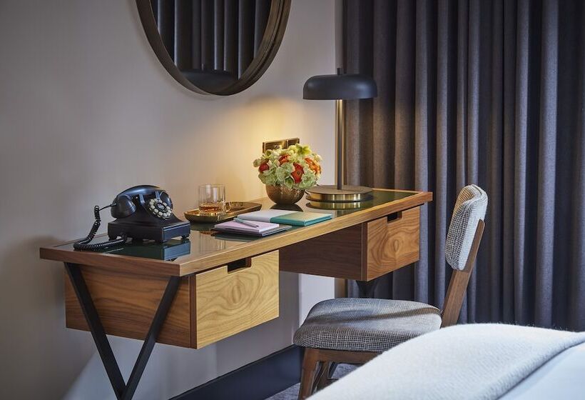 בית מלון כפרי The Alex