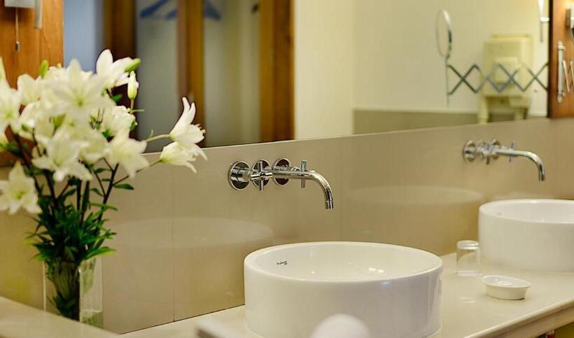 호텔 The Avenue Regent