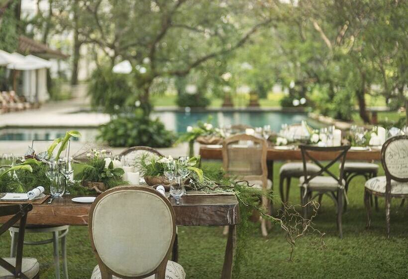 Отель The Dharmawangsa Jakarta