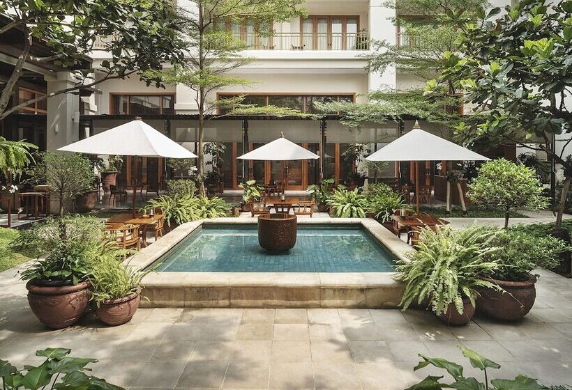 Отель The Dharmawangsa Jakarta