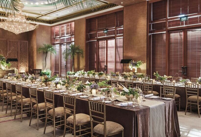 Отель The Dharmawangsa Jakarta