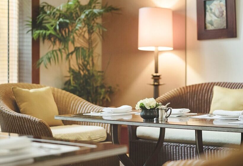 Отель The Dharmawangsa Jakarta