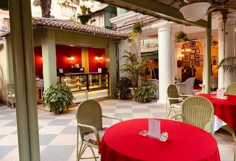 Отель The Elgin Fairlawn Kolkata