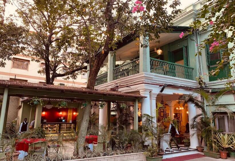 Отель The Elgin Fairlawn Kolkata