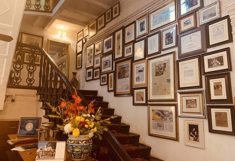 Отель The Elgin Fairlawn Kolkata