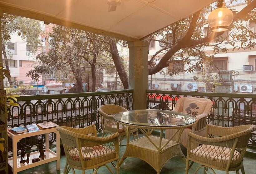 Отель The Elgin Fairlawn Kolkata