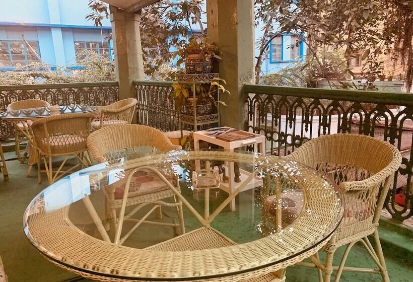 Отель The Elgin Fairlawn Kolkata