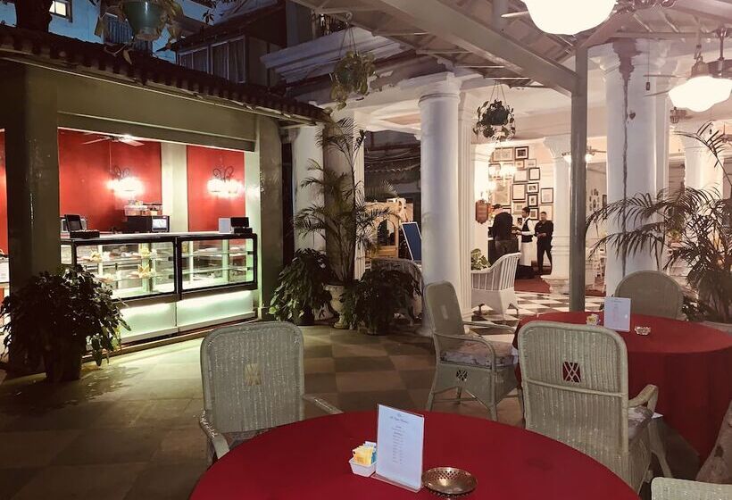 Отель The Elgin Fairlawn Kolkata