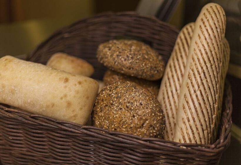 The Glenview Hotel & Leisure Club