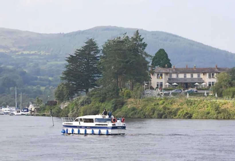 The Lakeside Hotel & Leisure Centre