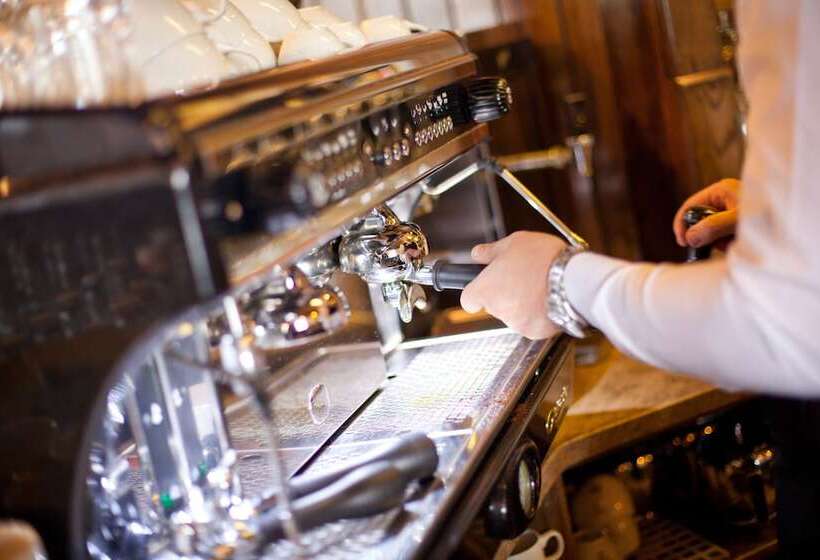 The Lakeside Hotel & Leisure Centre