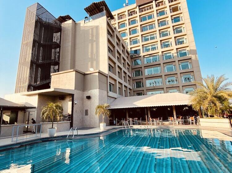 酒店 The Landmark Towers