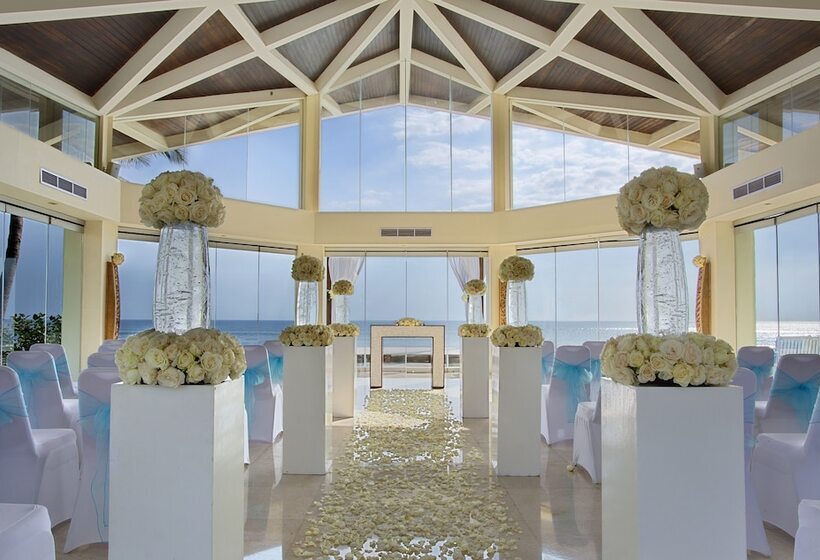 هتل The Seminyak Beach Resort & Spa
