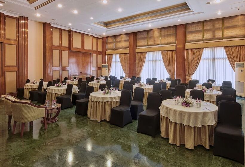 酒店 The Ummed Ahmedabad Airport