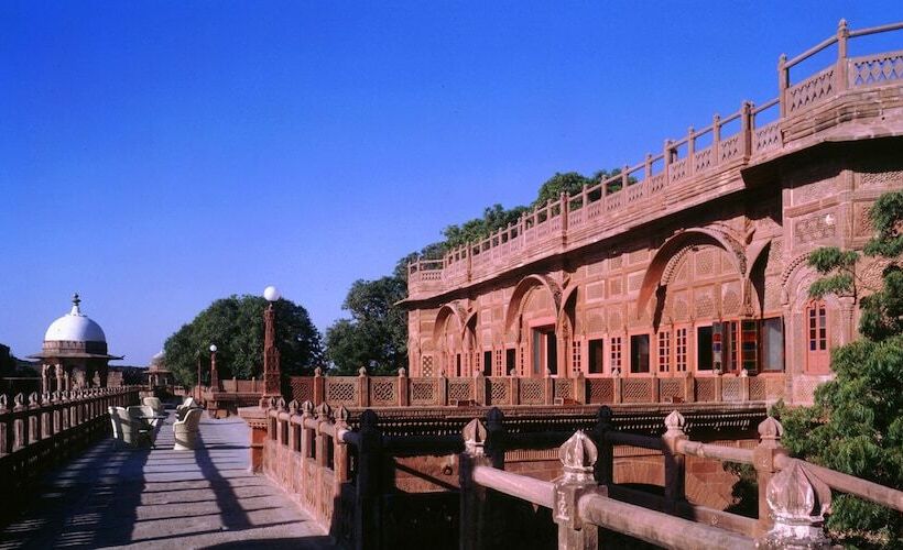 בית מלון כפרי Welcomheritage Bal Samand Lake Palace