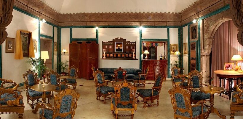 בית מלון כפרי Welcomheritage Bal Samand Lake Palace