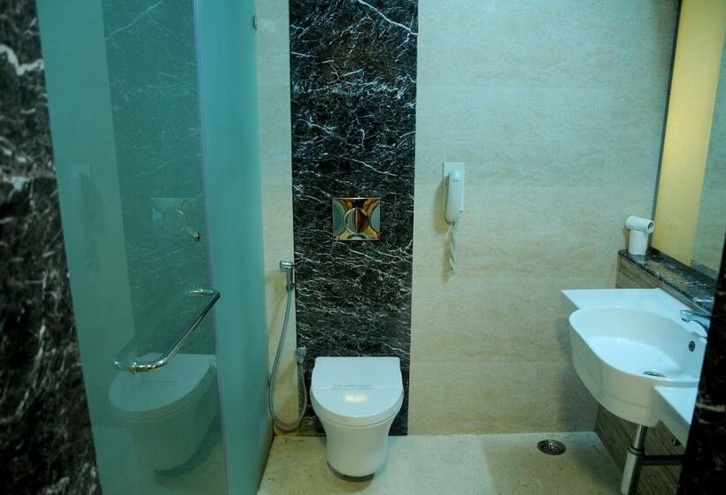 Отель Woodlands