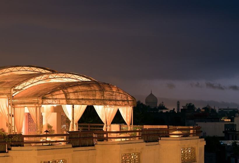 호텔 Howard Plaza The Fern, Agra