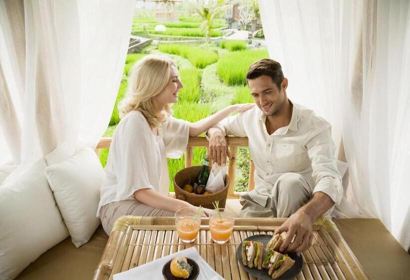 リゾートホテル Kamandalu Ubud