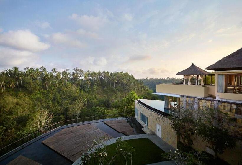 リゾートホテル Kamandalu Ubud