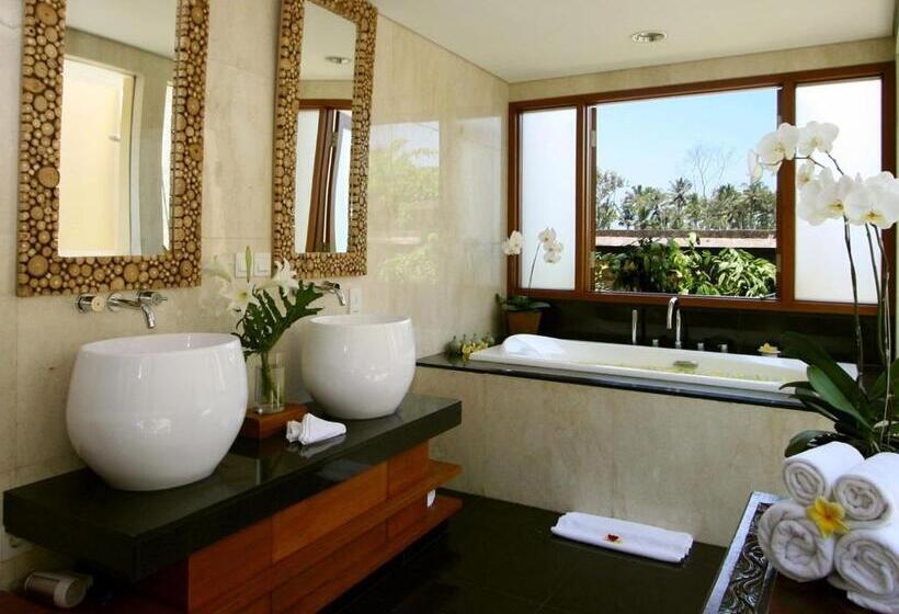 リゾートホテル Kamandalu Ubud