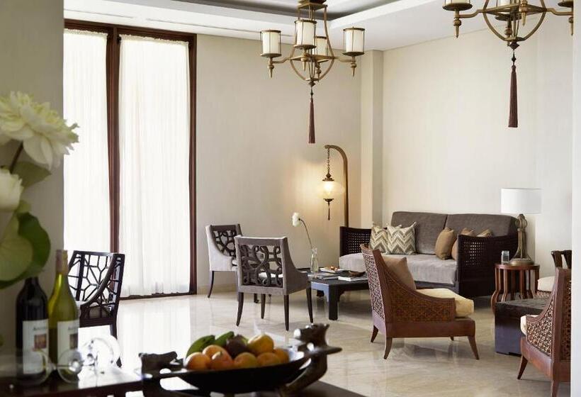 リゾートホテル Kamandalu Ubud