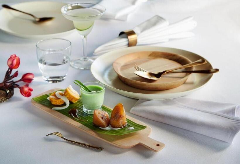 リゾートホテル Kamandalu Ubud