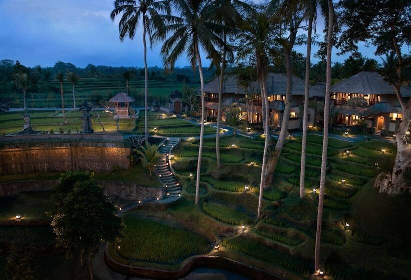 リゾートホテル Kamandalu Ubud