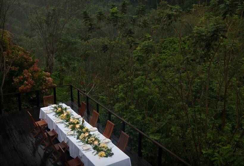 リゾートホテル Kamandalu Ubud