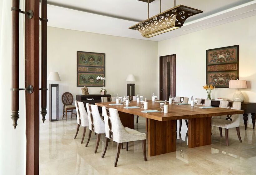 リゾートホテル Kamandalu Ubud