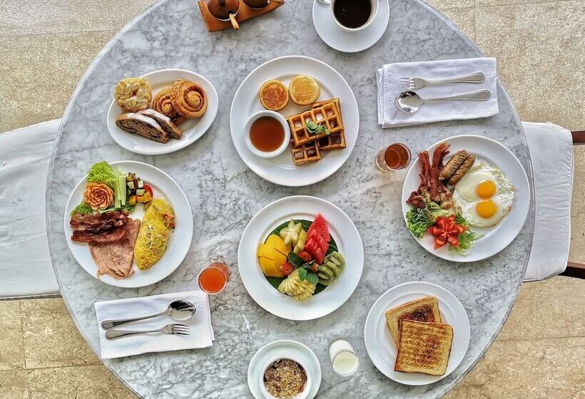 リゾートホテル Kamandalu Ubud