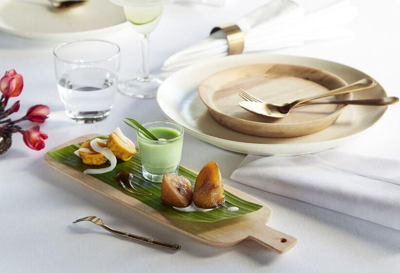 リゾートホテル Kamandalu Ubud