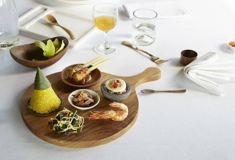 リゾートホテル Kamandalu Ubud