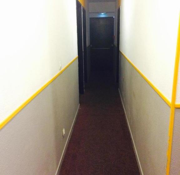 Fasthotel Montereau   Esmans