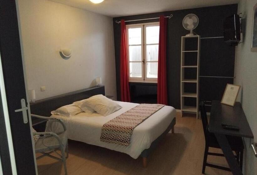 בית מלון כפרי Hôtel Les Thermes