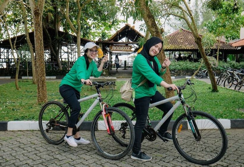 בית מלון כפרי Grand Elty Krakatoa