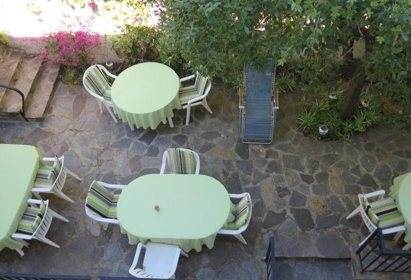 Отель Hôtel Cap Soleil