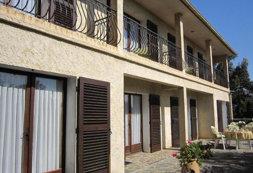 Отель Hôtel Cap Soleil