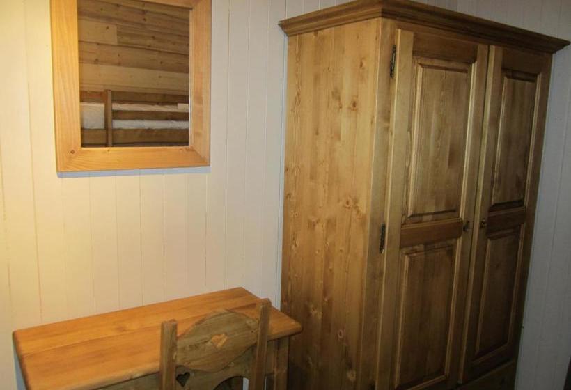 فندق Hôtel Chalet Le Caribou