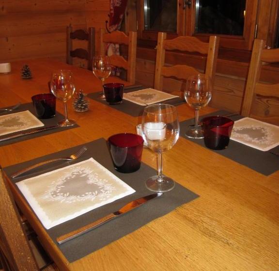 فندق Hôtel Chalet Le Caribou