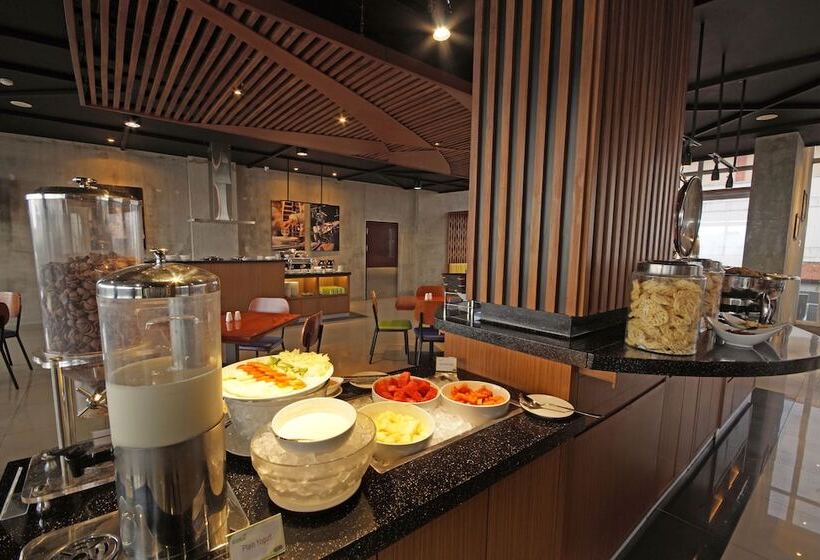 ホテル Primebiz  Tegal