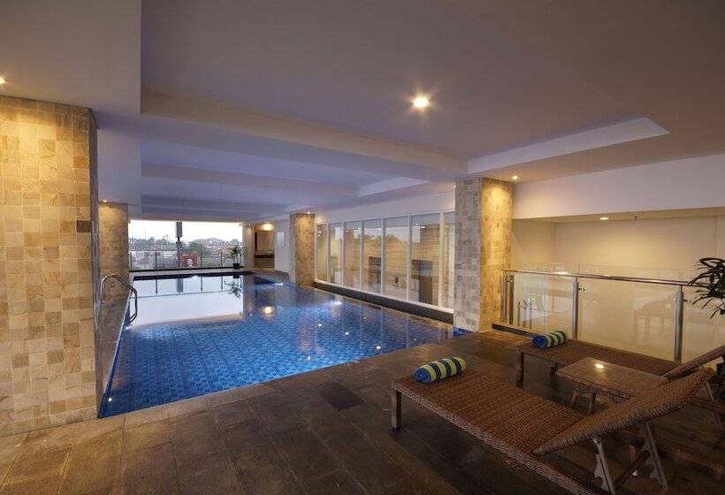 ホテル Primebiz  Tegal