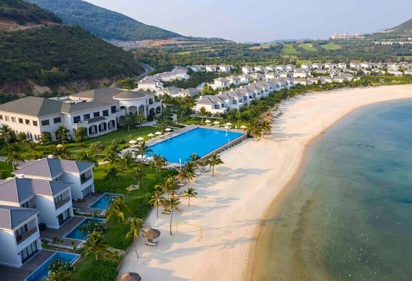هتل Nha Trang Marriott Resort & Spa, Hon Tre Island