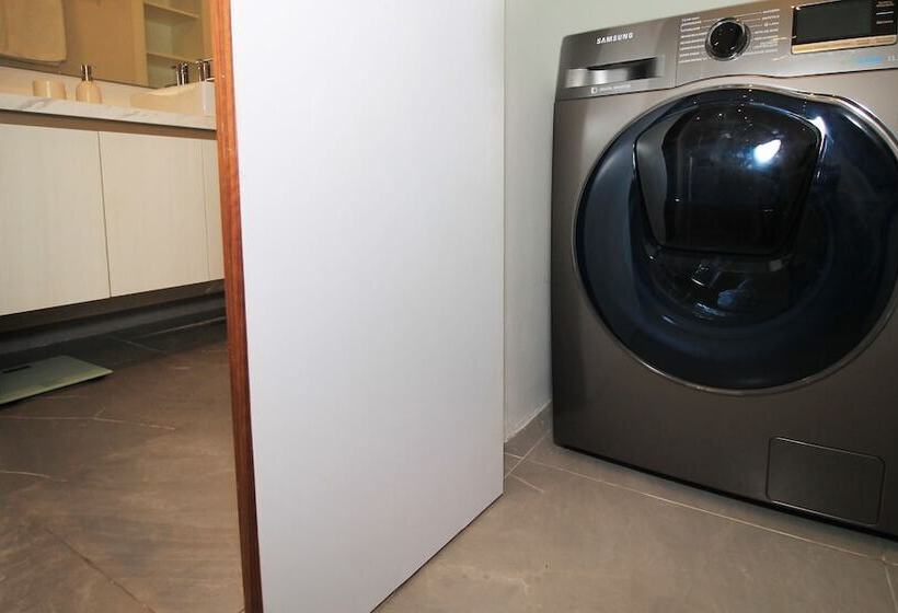 בית מלון כפרי The Gallery Apartments