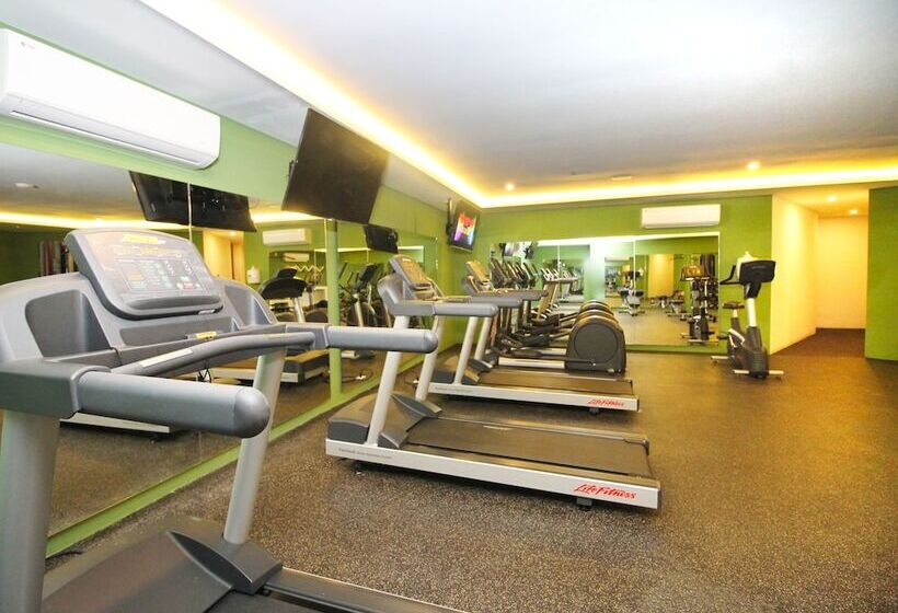 Отель The Gallery Apartments