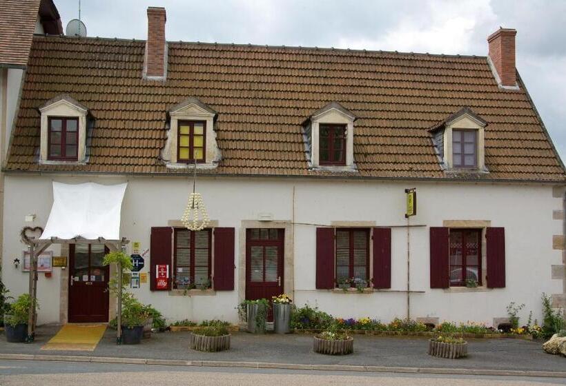 فندق Au Coeur De Meaulne