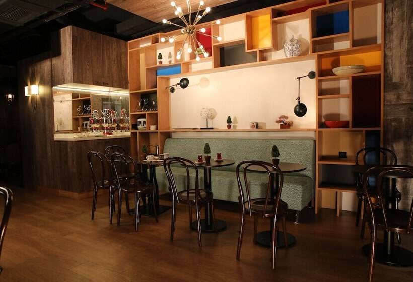 ホテル Roomers Nisantasi