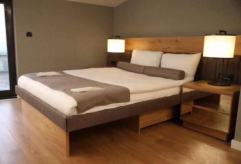 ホテル Roomers Nisantasi